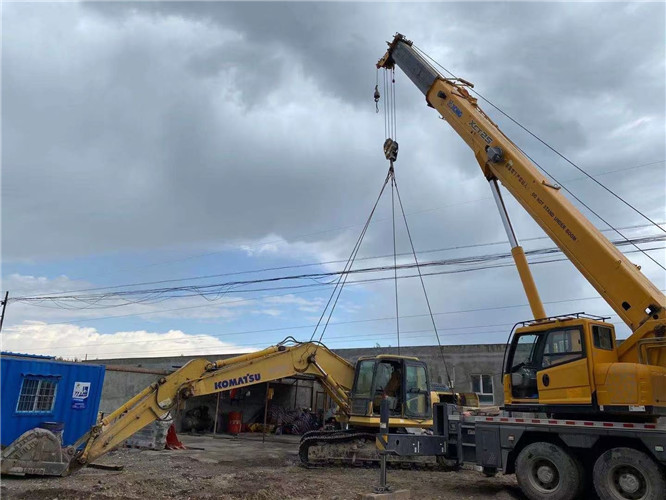 铜陵市25吨吊车的工作半径是多少？