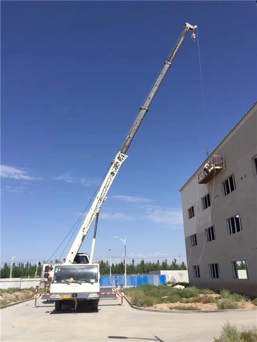 铜陵市“轻装强干”—— 吊车的 “轻量化臂架” 技术